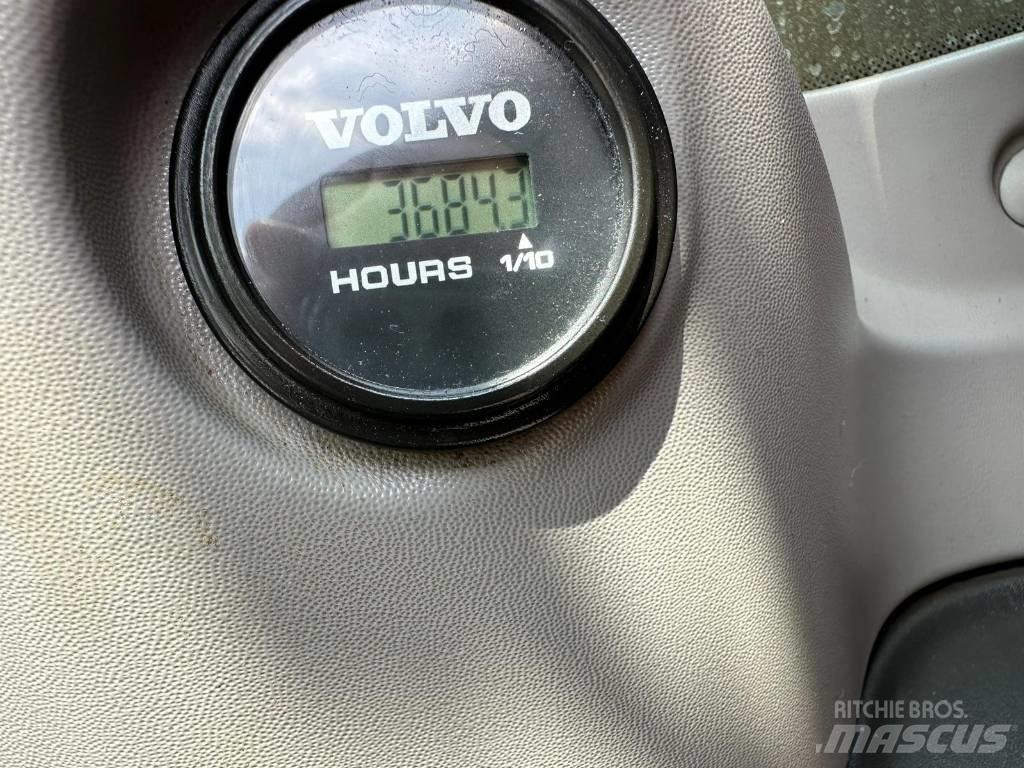 Volvo BM ECR235EL 履带挖掘机