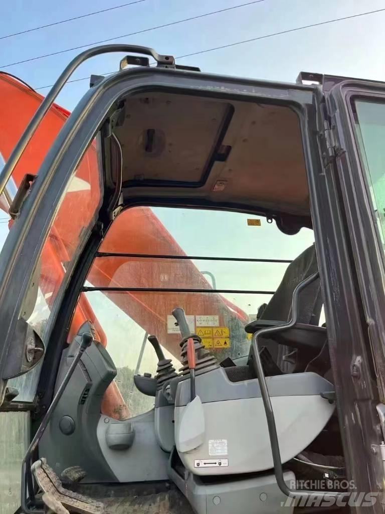 Hitachi ZX 300 履带挖掘机
