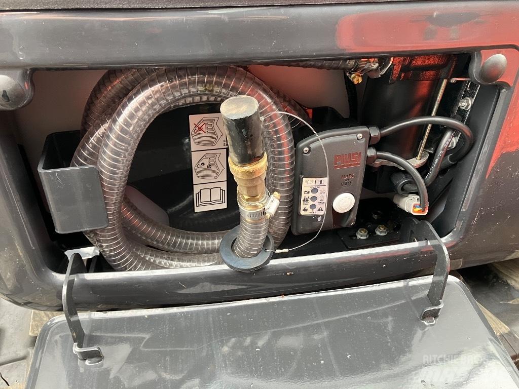 Bobcat E60 小型挖掘机