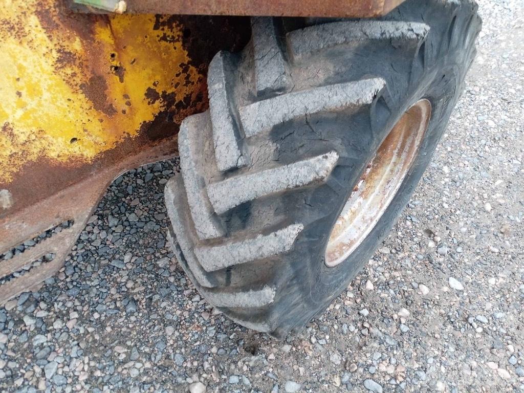 Benford 3 t 铰接式自卸车