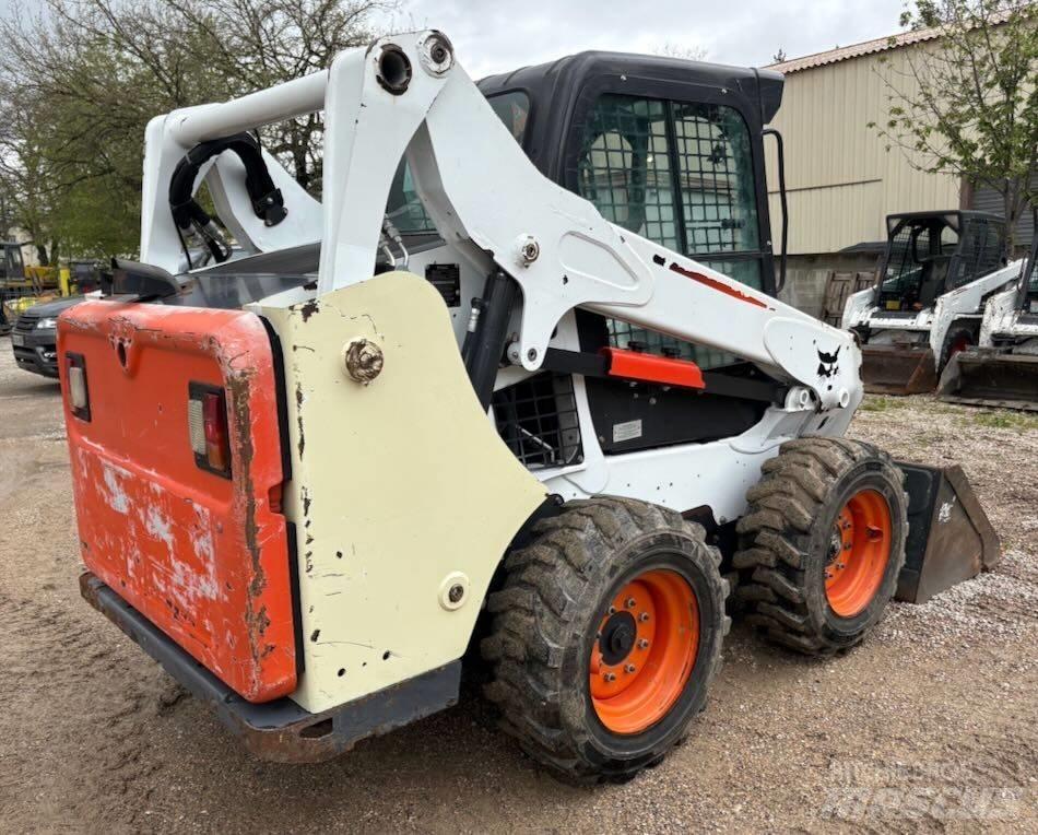 Bobcat S 530 滑移装载机