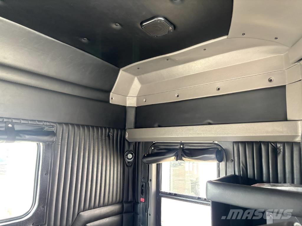 Kenworth W 900 牵引车