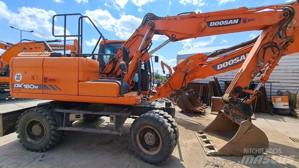 Doosan DX 160 W-3 轮式挖掘机