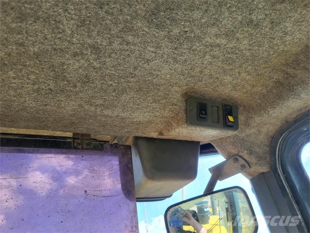Komatsu WF 450T-3 建筑机械-其他