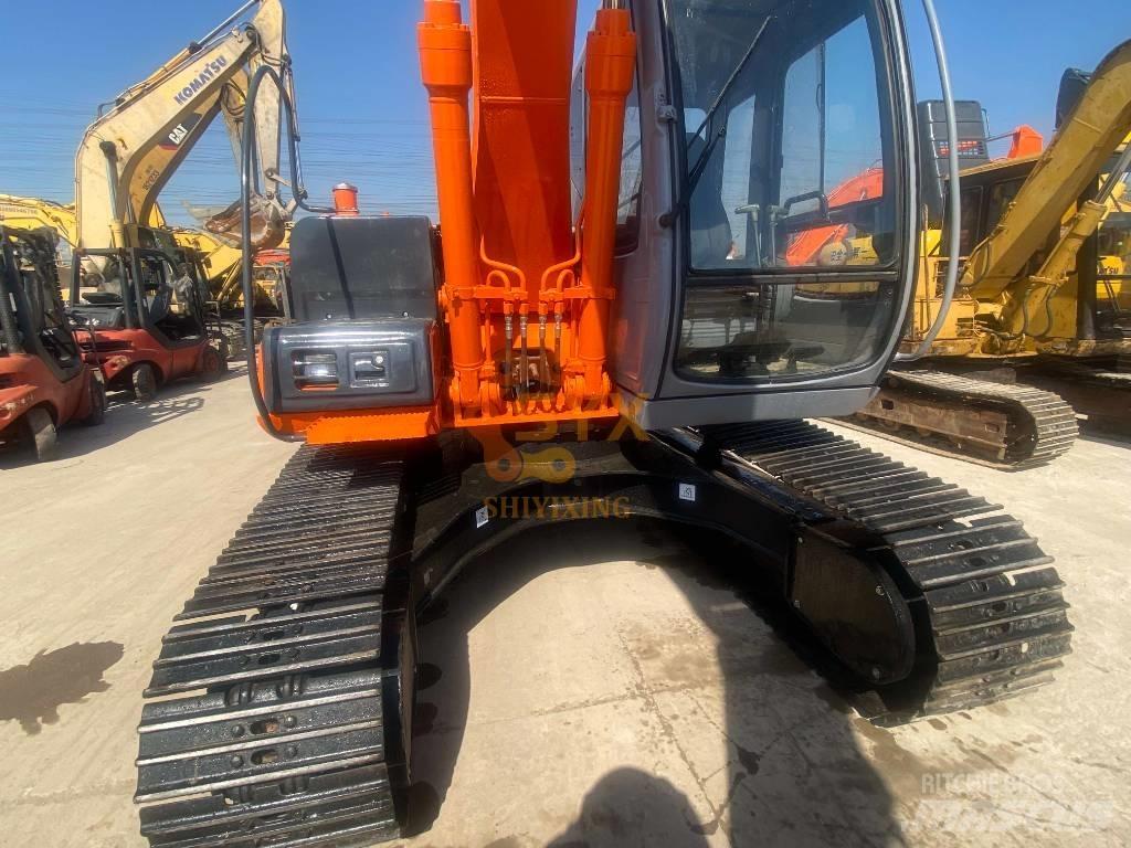 Hitachi EX 120 履带挖掘机