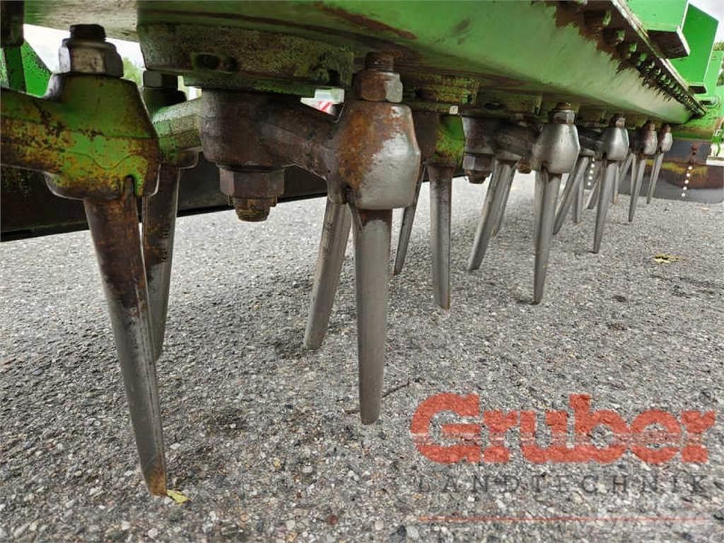 Fliegl S 3000 动力旋转耙