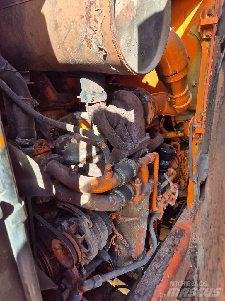 Hitachi FR 130 轮式装载机