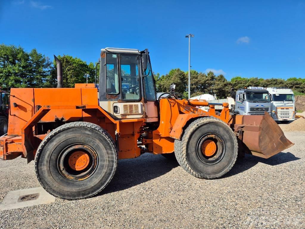 Hitachi FR 130 轮式装载机