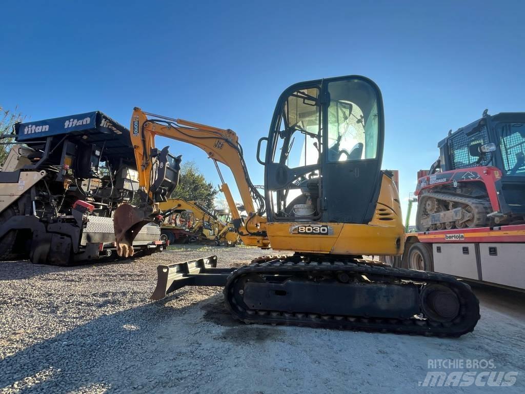 JCB 8030 小型挖掘机