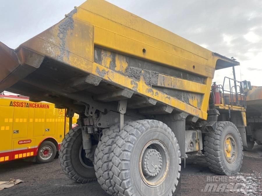 Komatsu HD405-7 刚性自卸车