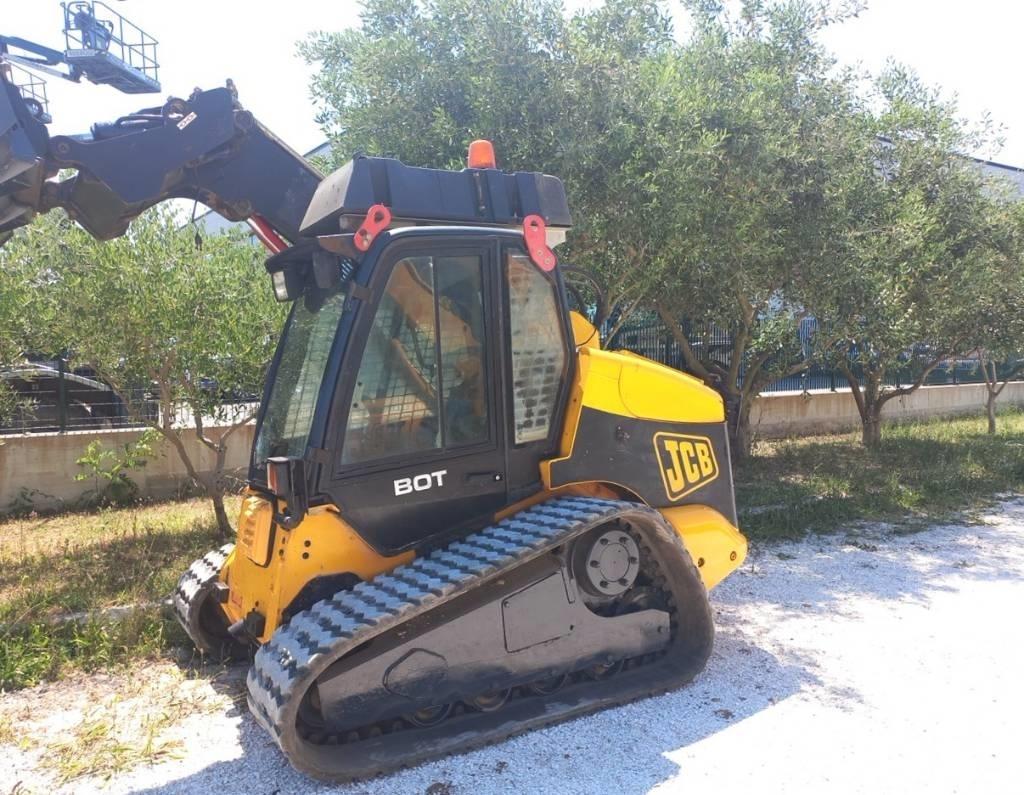 JCB 1110 T 滑移装载机