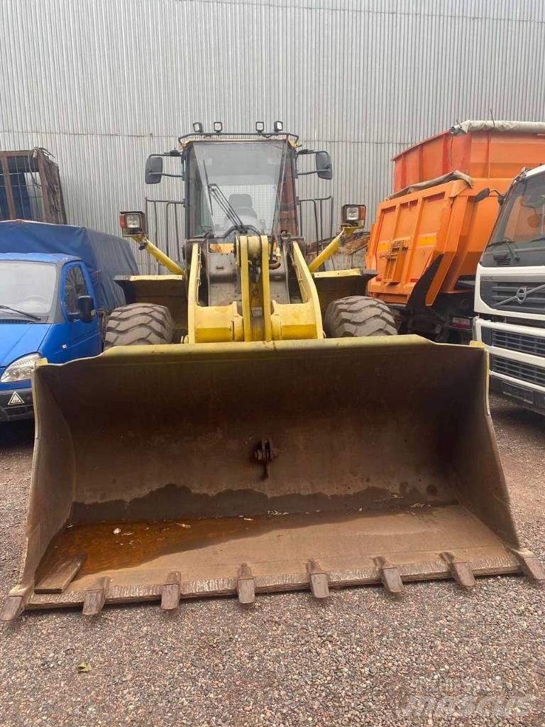 Komatsu WA 380-6 轮式装载机