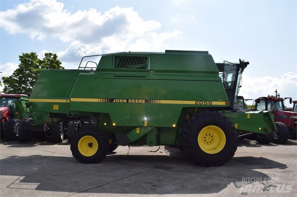 John Deere 2056 联合收割机