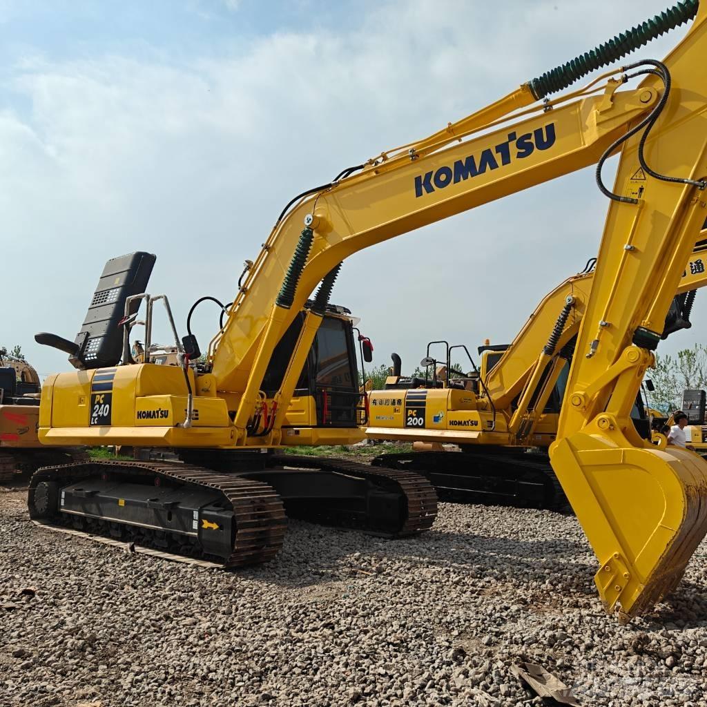 Komatsu 240LC-8 履带挖掘机