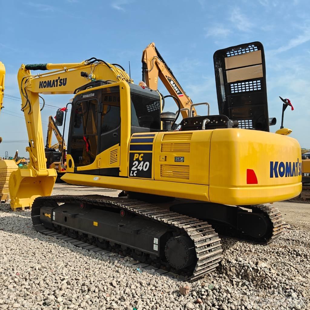 Komatsu 240LC-8 履带挖掘机