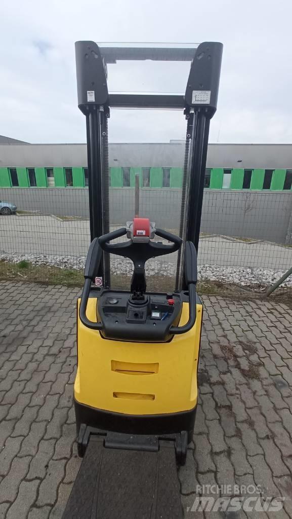 Hyster S1.4S 手推堆垛车