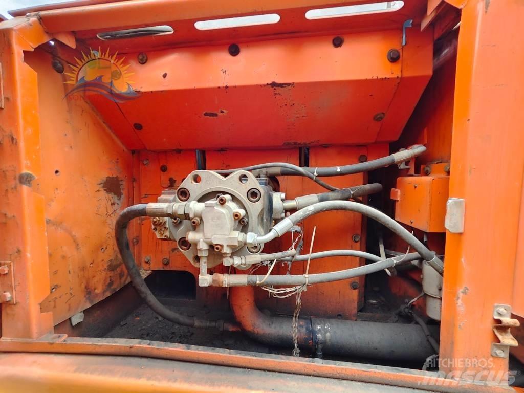 Doosan DX 300 LC 履带挖掘机
