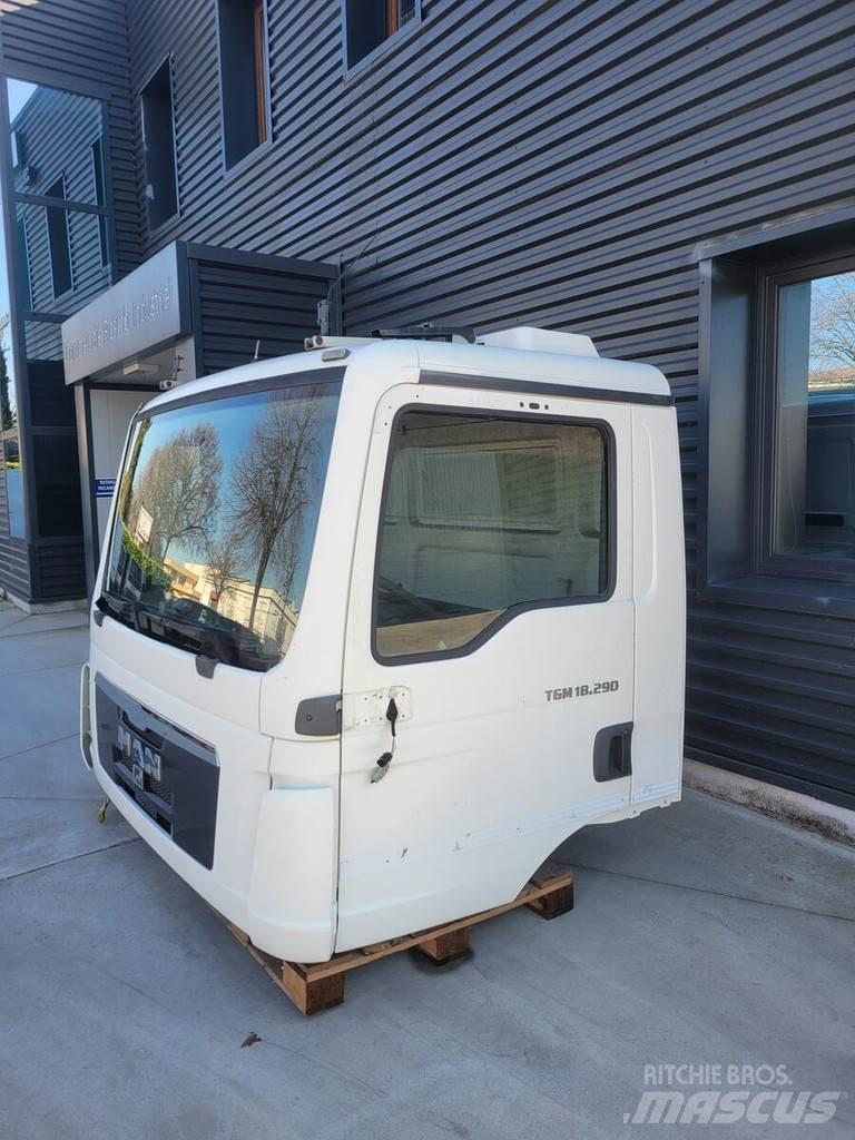 MAN TGM - Day cab 驾驶室与内部