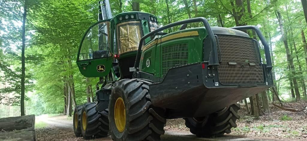 John Deere 1070G 收割机