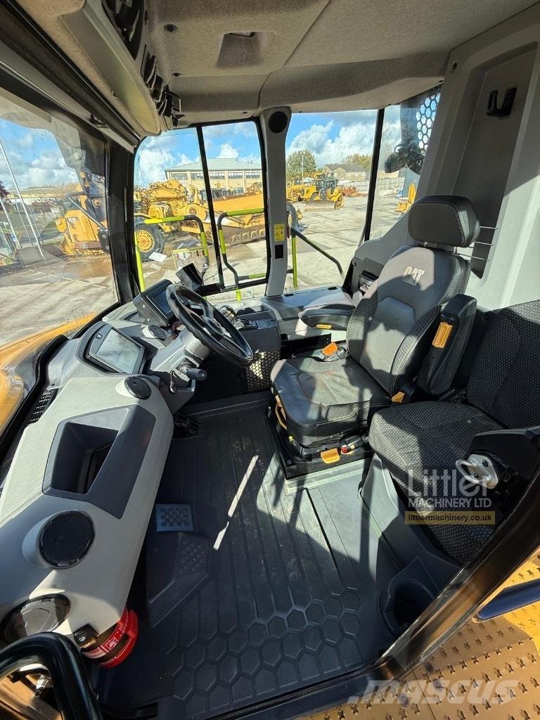 CAT 730 铰接式自卸车