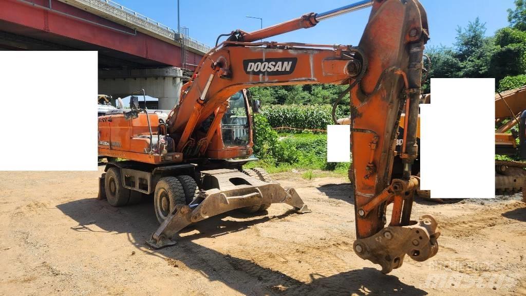 Doosan DX210WA 轮式挖掘机
