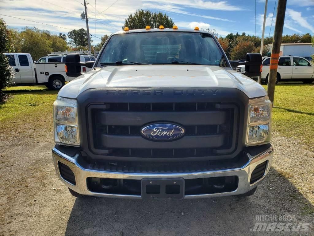Ford F 350 XL SD 平板栏板货车