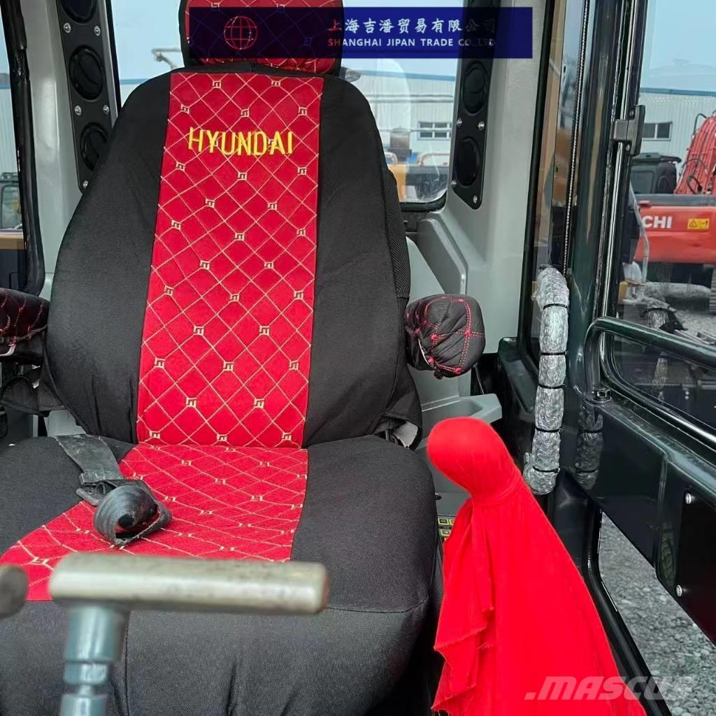 Hyundi HX220 履带挖掘机