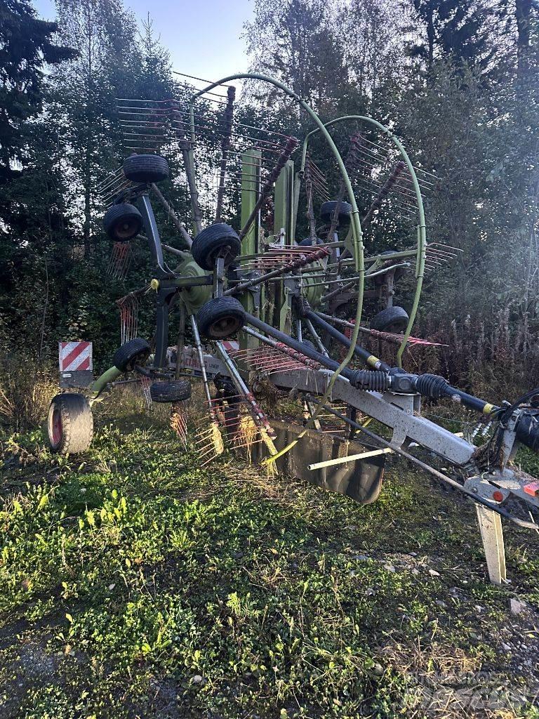 CLAAS Liner 2800 犁耙和摊草机