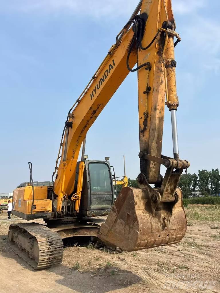 Hyundai Robex 215-7 履带挖掘机