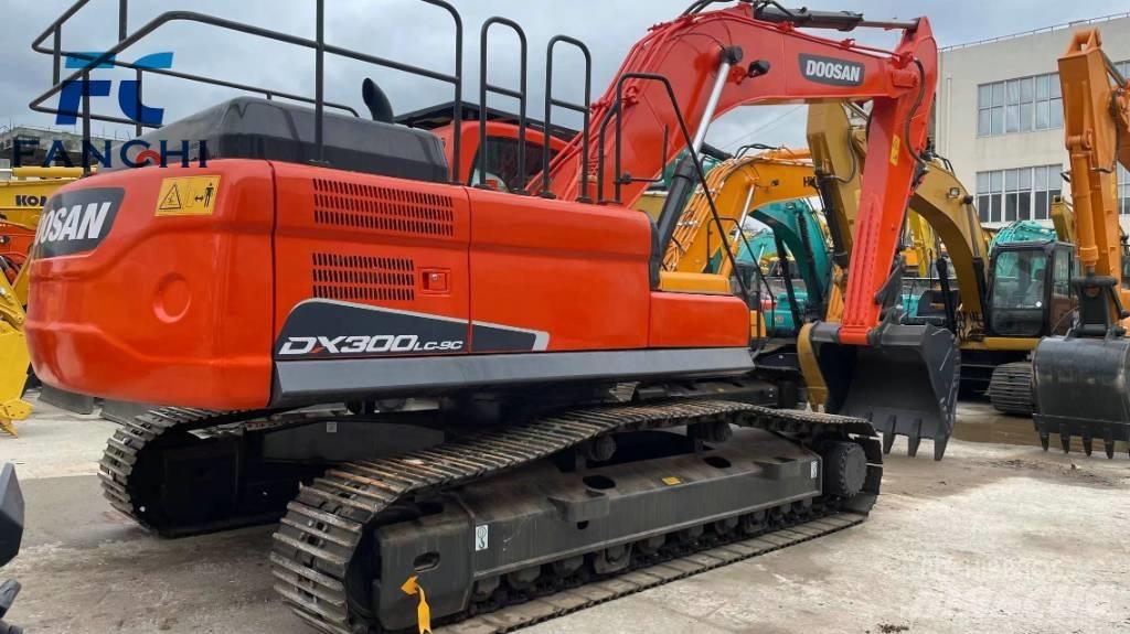 Doosan DX 300 LC 履带挖掘机