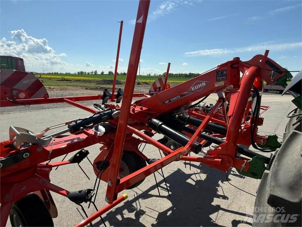 Kuhn GF 10803 犁耙和摊草机