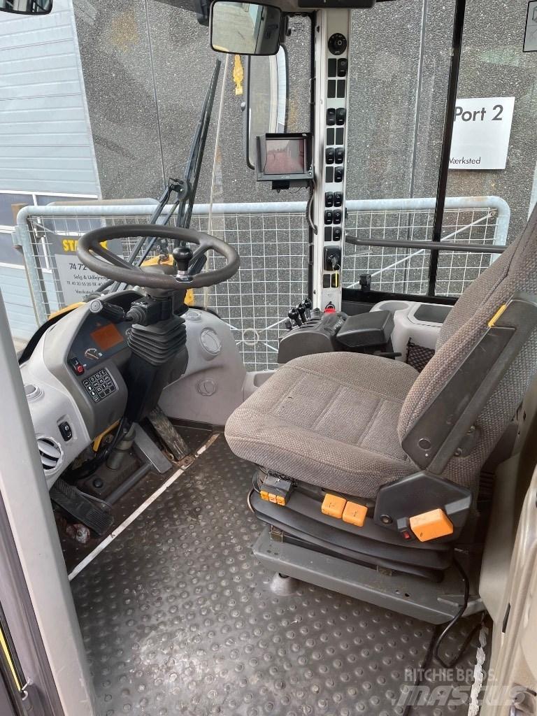 Volvo L90F 轮式装载机