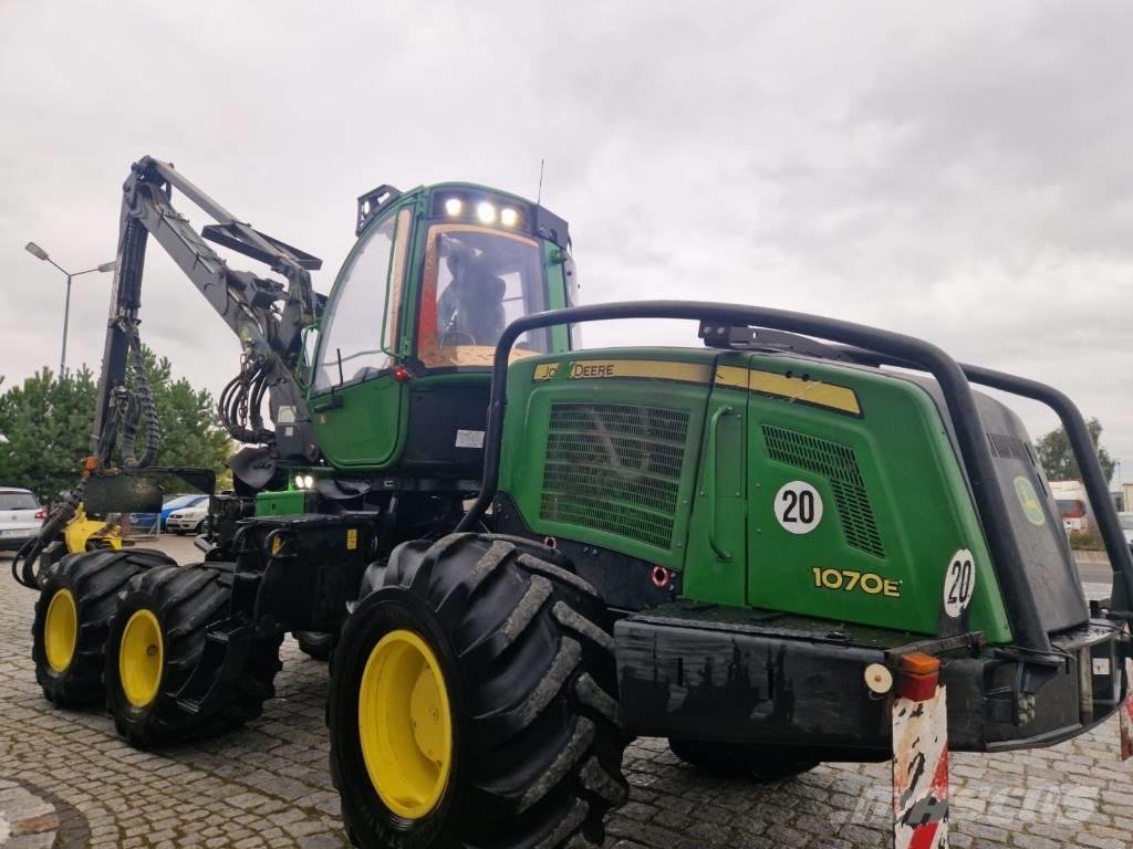 John Deere 1070 E 收割机