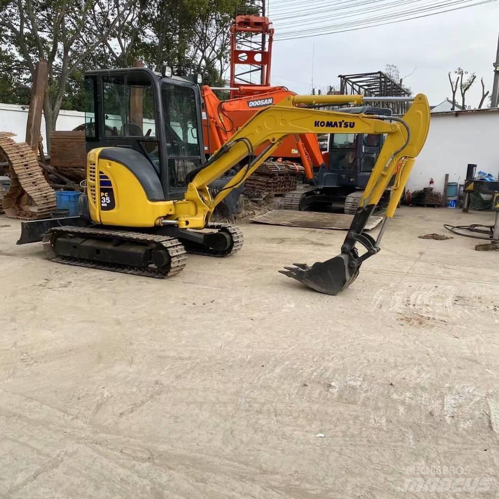 Komatsu PC 35 小型挖掘机