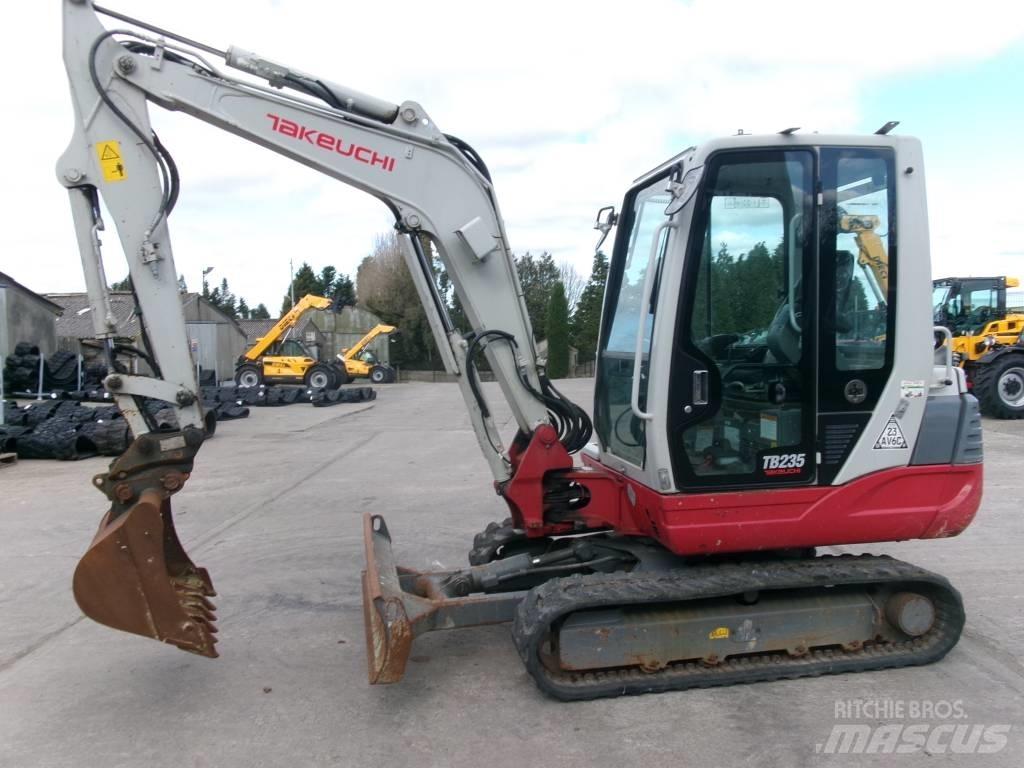 Takeuchi TB 235 小型挖掘机