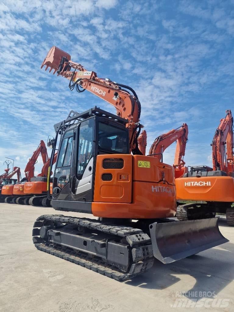 Hitachi ZX 85 中型挖掘机