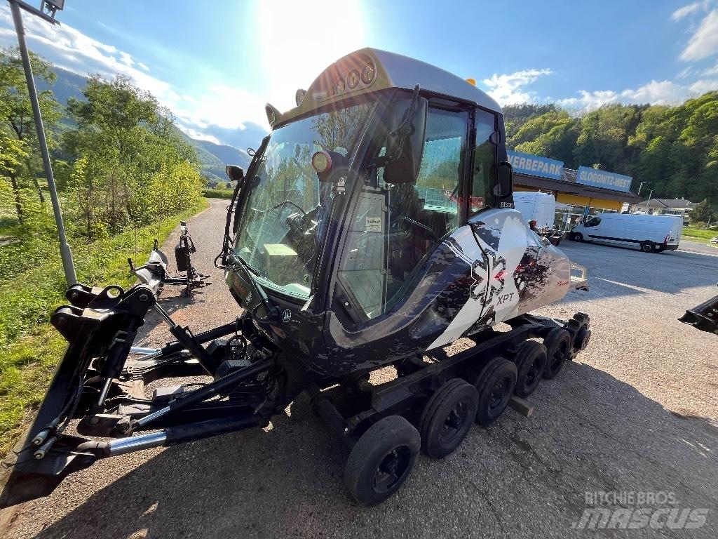 Prinoth Bison X 铲雪车