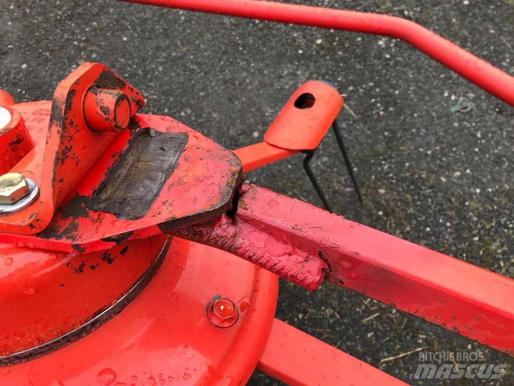 Kuhn GF 7601 MH 犁耙和摊草机
