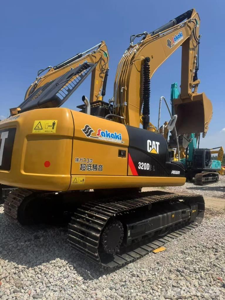 CAT 320d2 履带挖掘机