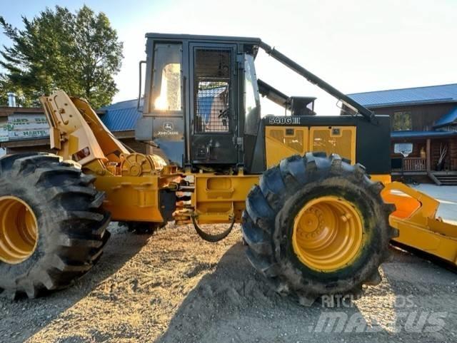 John Deere 540 G III 粉碎机
