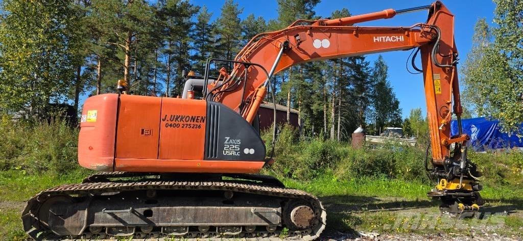 Hitachi ZX 225 USR 履带挖掘机