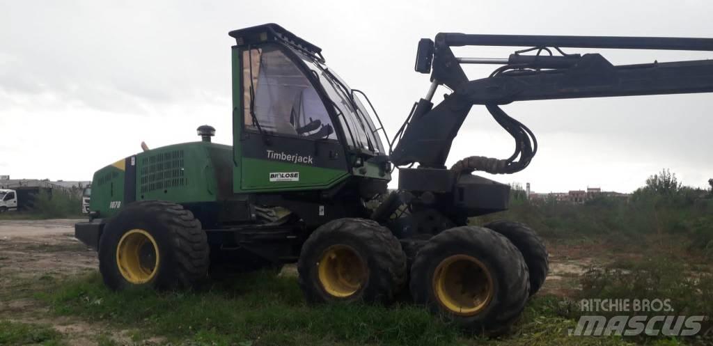Timberjack 1070 收割机