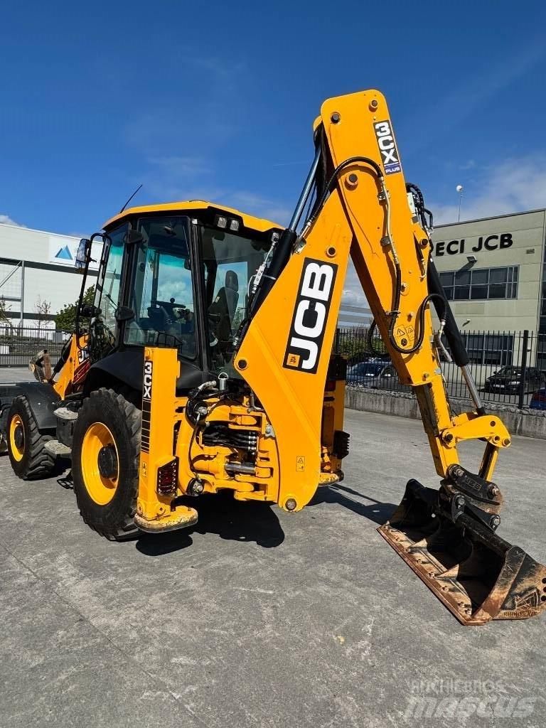 JCB 3CX PLUS 反铲装载机
