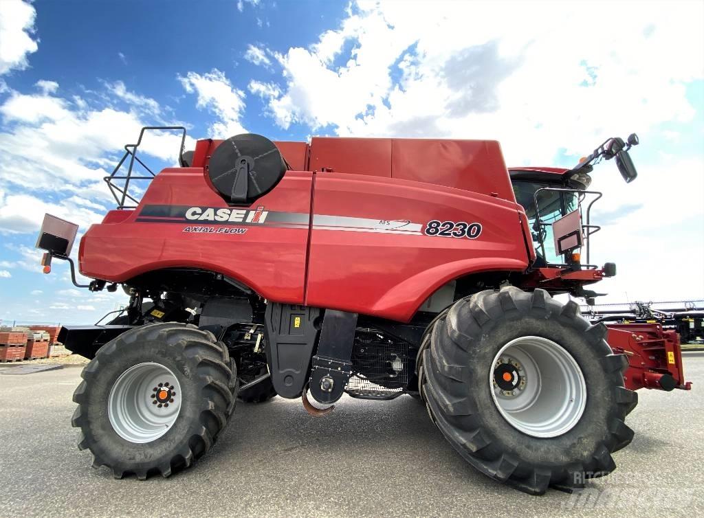 Case IH 8230 联合收割机