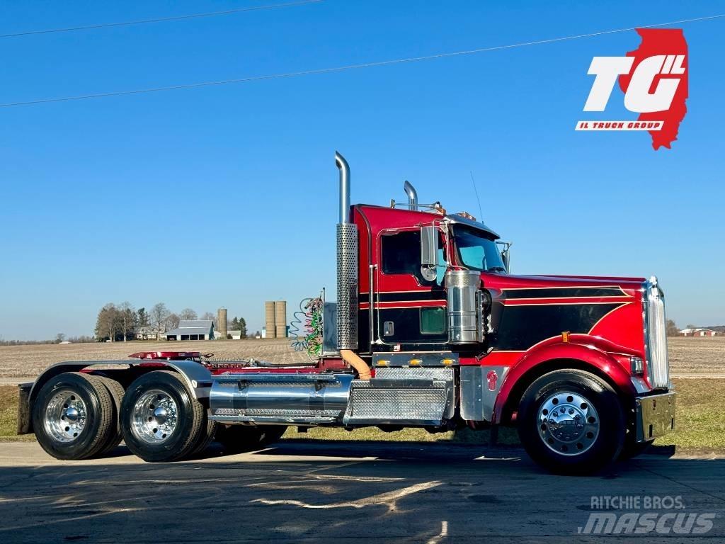 Kenworth W900 牵引车