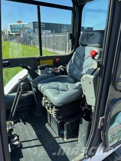Bobcat 328 小型挖掘机