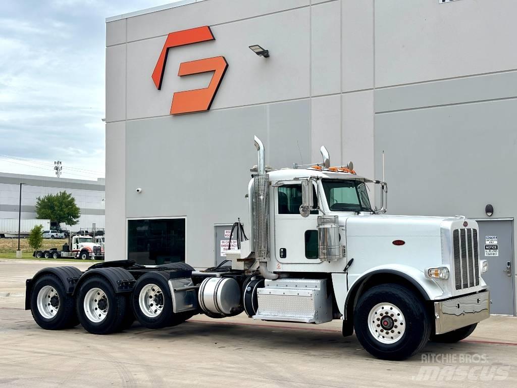 Peterbilt 388 牵引车