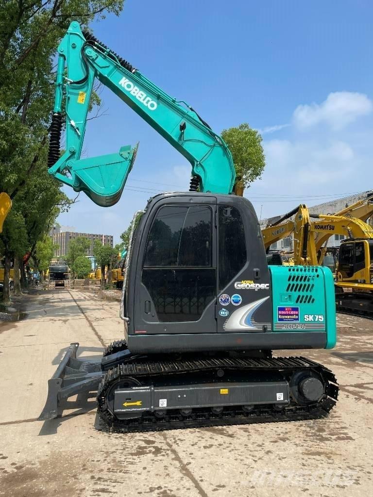 Kobelco SK 75 小型挖掘机