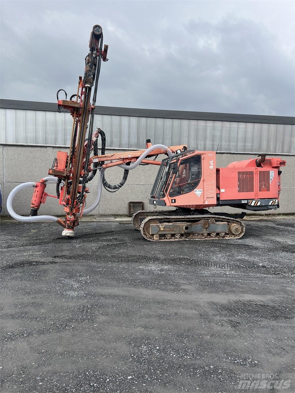 Sandvik DQ 500 钻孔机
