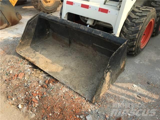 Bobcat S 130 滑移装载机